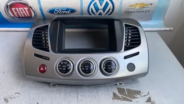 Moldura do painel com comando de ar l200 triton 2012 a 2016