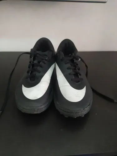 Chuteira Nike Bravata preta