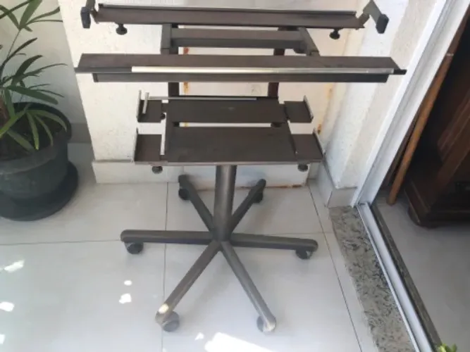 Mesa ajustável tv Gelli