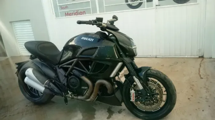 Sucata de moto para venda de peças Ducati Diavel 1198 2012 12