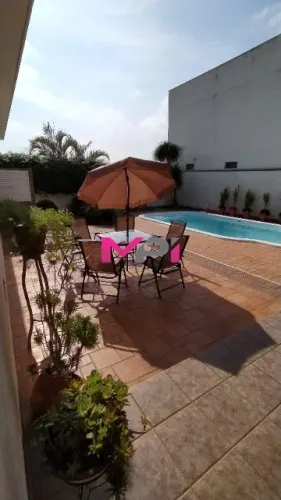 CASA COM PISCINA NO BAIRRO VILA PROGRESSO - JUNDIAÍ/SP.