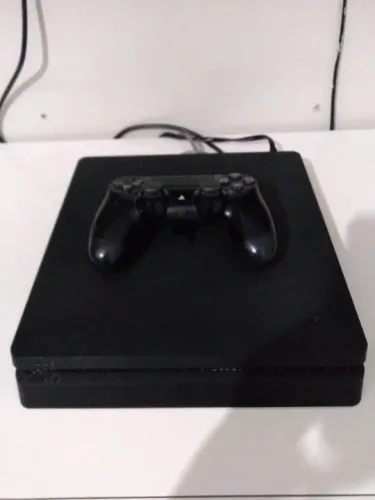 Console Playstation 4 e Um Controle