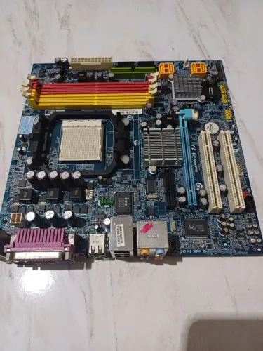 Placa mae ddr2 gibabyte