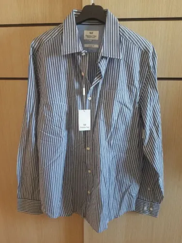 Camisa Preston Field <br>Tam 4 <br>Classic fit<br>Nova, com etiqueta <br><br>80,00