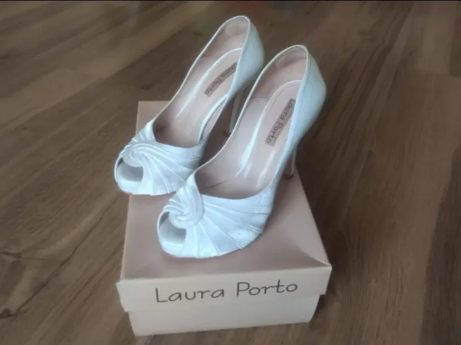 Sapato Tam 33 Luxo Branco Cetim Festa Noiva Laura Porto