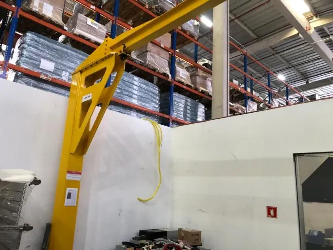 Guindaste de Braço para Fábrica