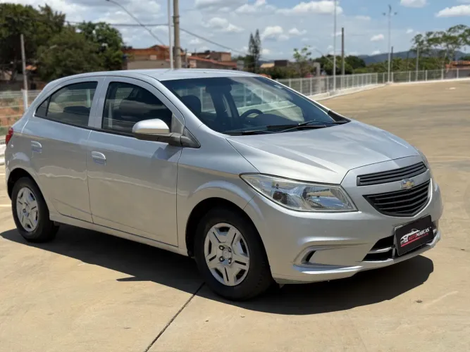 Chevrolet Onix JOY HATCH 1.0 8V FLEX MEC. 4P 2017