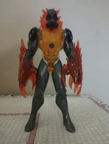 Boneco Toxzon Explosão Química Max Steel