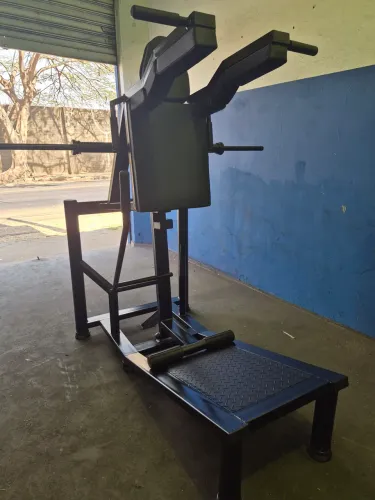 Equipamento academia agachamento squatt
