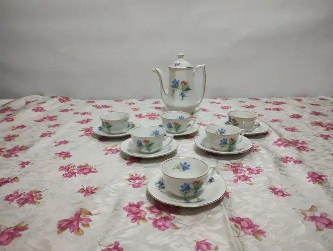 Jogo de café antigo de porcelana