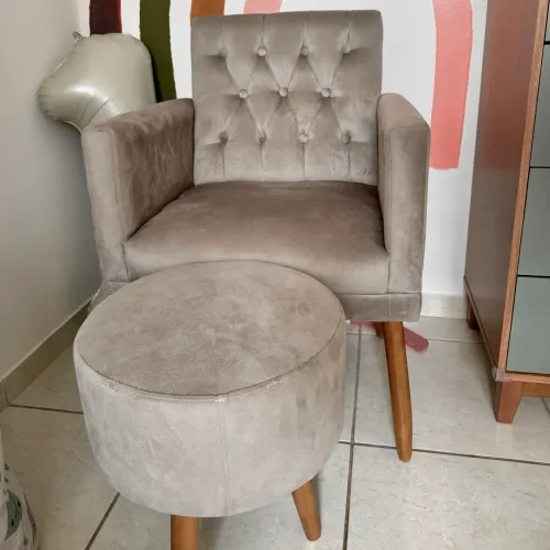 Poltrona com Puff  (Cappuccino)