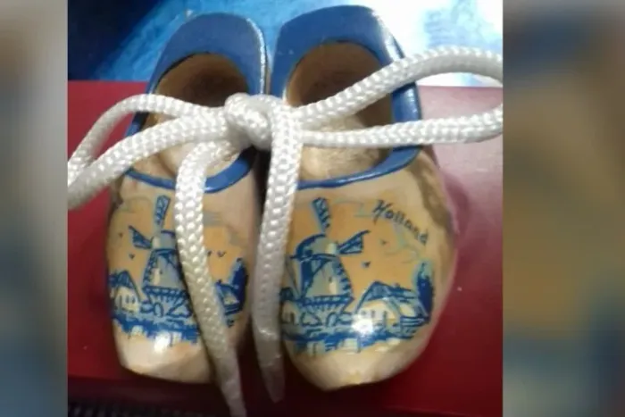 Sapatinho de madeira bibelo da Holanda lindos e antigos