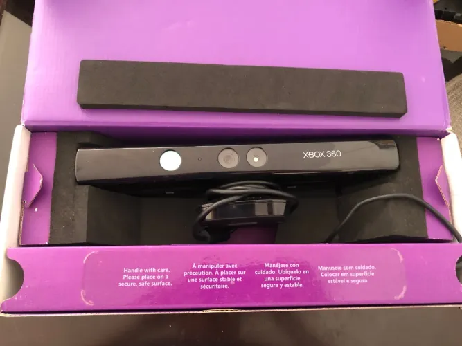 Kinect para Xbox 360 com caixa