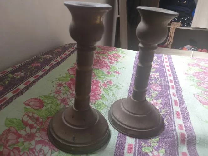 Candelabros Antigos em Metal