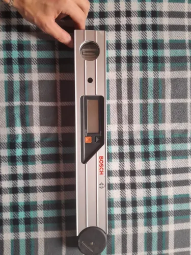 Nível Digital Bosch com defeito