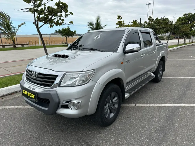 Toyota Hilux CD SR D4-d 4X4 3.0 TDI Dies Aut. 2013