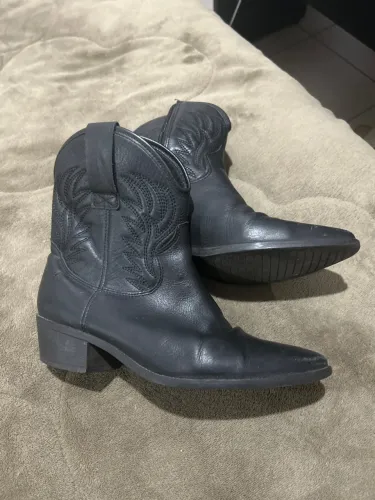 Botas de Couro Western - Estilo Cowboy - marca Louco e Santos 