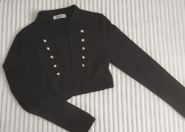 Casaco preto croped militar