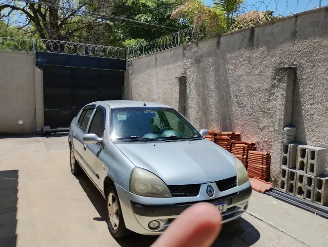 Renault Clio Sed. Privilège Hi-flex 1.6 16V 4P 2006