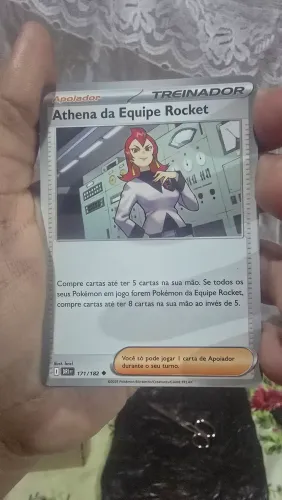 Pacotes de pokémon cada um conta com 12 cartas , vem coisa boa aí 
