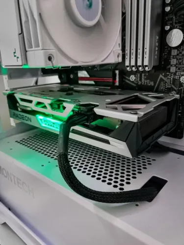 Placa de vídeo AMD Radeon RX 6600 XT Sapphire Nitro+ (superior a RTX 3060)