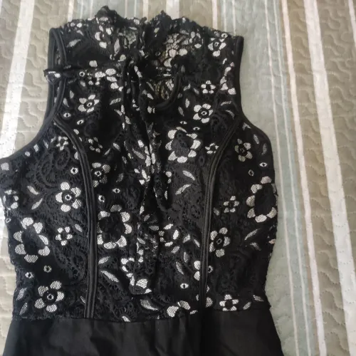 Vestido de renda preto
