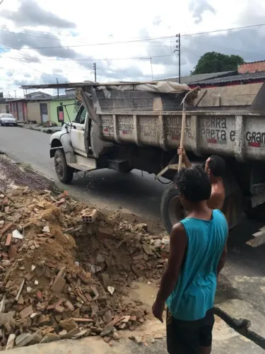 Cacamba Entulho com ajudantes Manaus