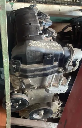Motor Mitsubishi Outlander 2018 (temos o câmbio também)