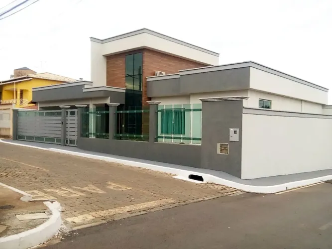 Vendo ou troco casa na Rua 03 - Possibilidade de porteira fechada ! ACEITO APARTAMENTO!