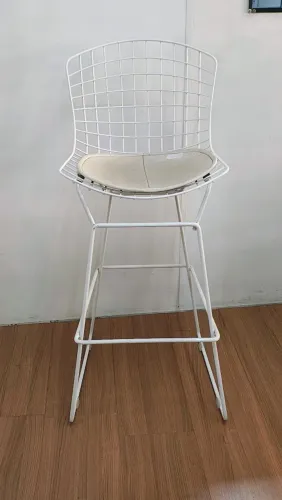 Banqueta aramada branca 