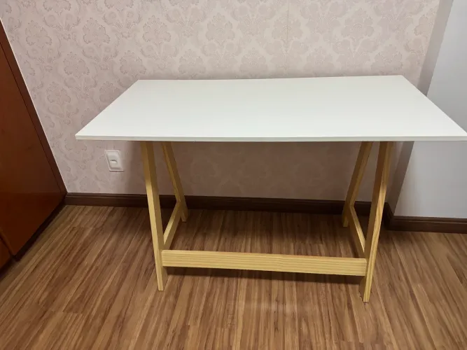 Escrivaninha Moderna