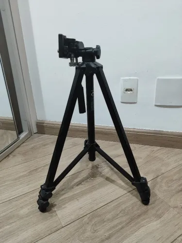 Tripé Konica DASH VT-312<br>Usado<br>250 reais