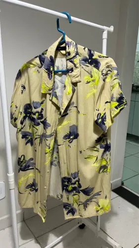 Camisa estampa tropical P