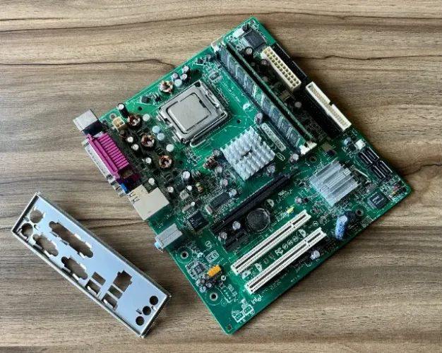 Kit Placa Mãe Intel D101ggc + Processador 775 + Memória Ddr1