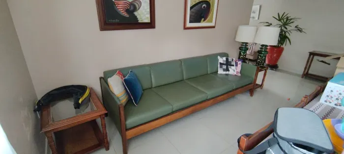Sofá 4 lugares estilo Lafer década 70