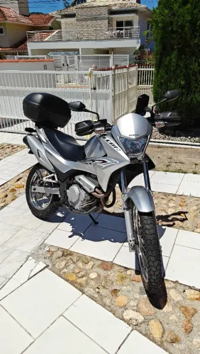 Falcon 400i ótimo estado.