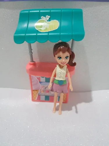 Boneca Polly com barraca de sorvete 