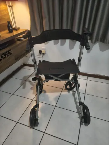 Cadeira multiuso Idoso