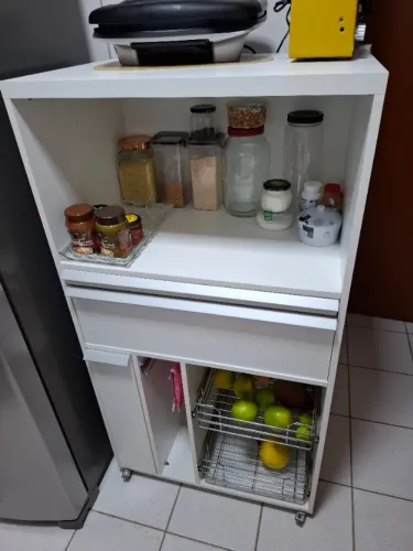 Armário de Cozinha em MDF Branco - em excelente estado de conservação.