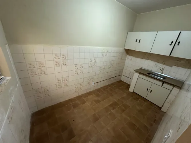 Alugo Kit net de um quartos sala cozinha e banheiro para solteiro ou casal sem filhos