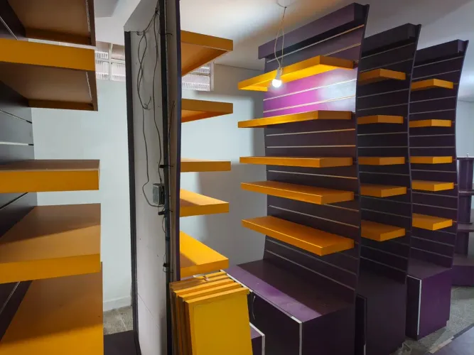 Vendo 3 partilheira de MDF lindas com led