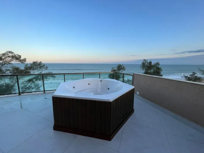 Cobertura com 4 dormitórios à venda, 212 m² por R$ 3.500.000,00 - Praia do Pecado - Macaé/