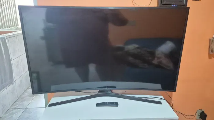 Vendo TELEVISÃO para retirada de peças