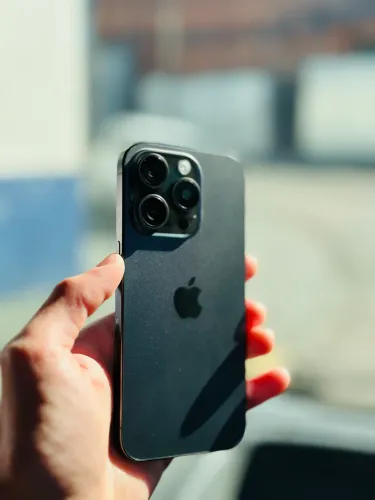 iPhone 15 pro -128g black titânio 