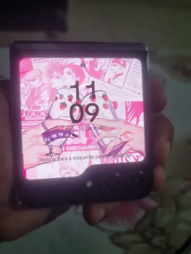 Galaxy Z Flip 5 256GB - Com Tela Interna Danificada (Para Reparo ou Peças)