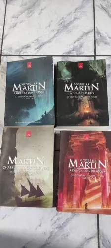 Livros Crônicas de gelo e fogo