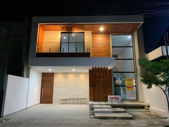 Casa para venda possui 244 metros quadrados com 4 quartos
