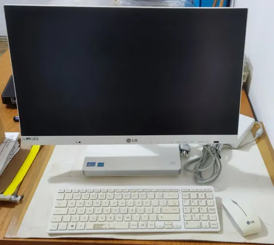 Computador LG All-in-One V320