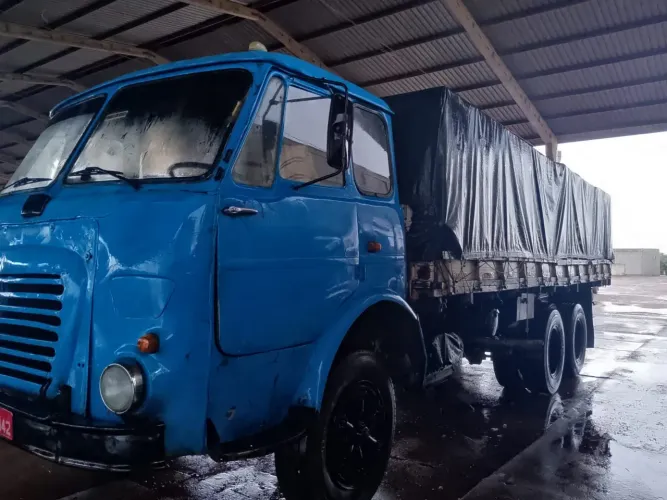Vende - se Caminhão truck. Postando para meu pai.