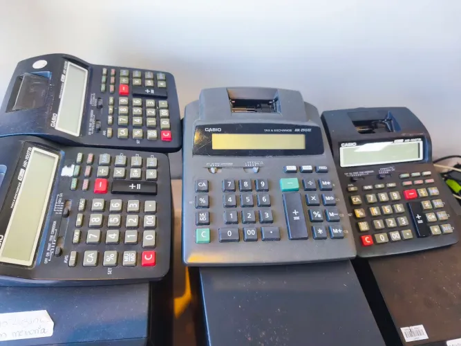 calculadora com impressora Casio HR-100TM